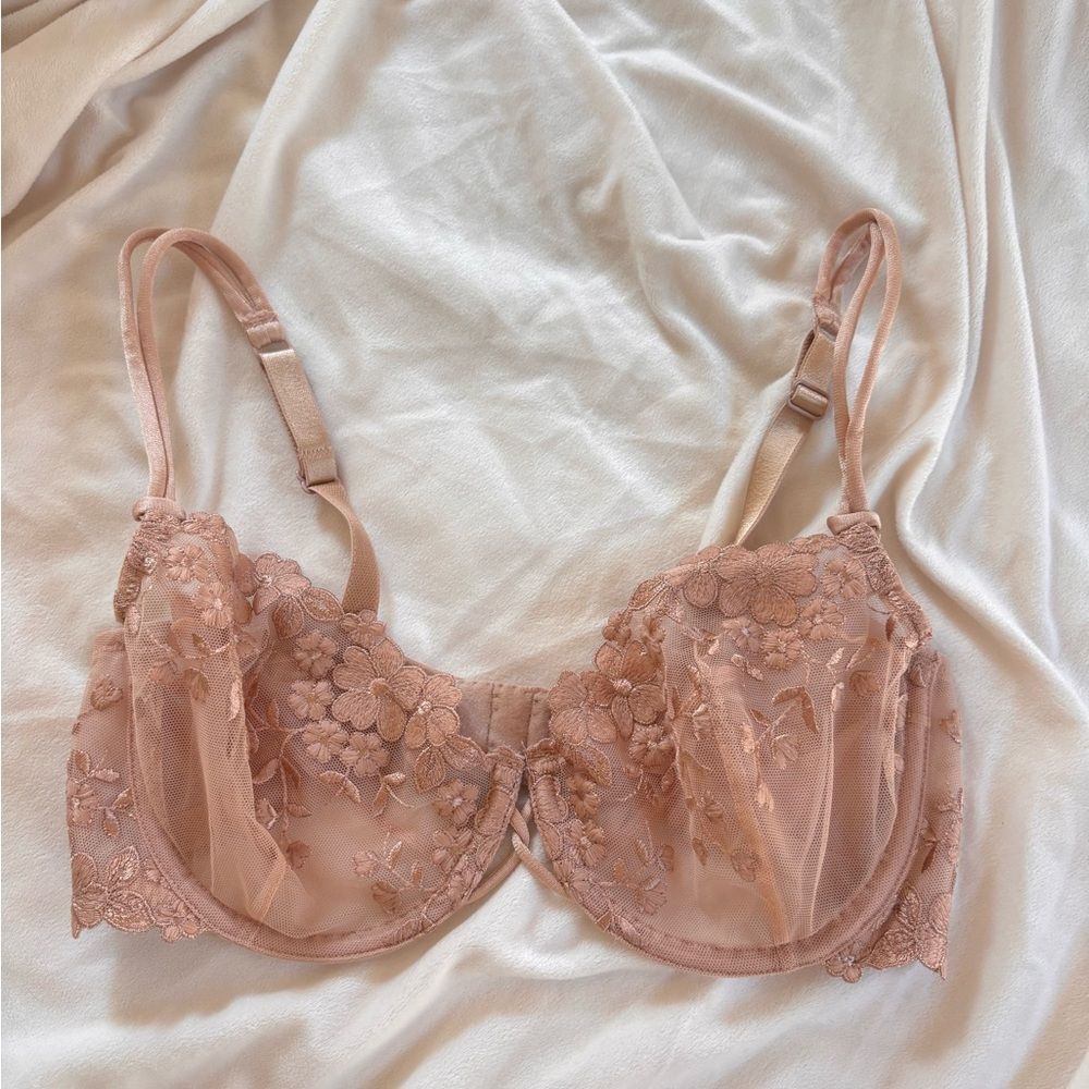 Victoria's Secret Floral Tan Lace Bra